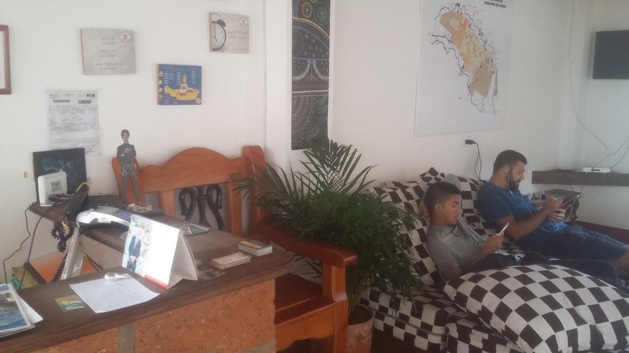 Sergeant Pepper'S Hostel خاردين المظهر الخارجي الصورة
